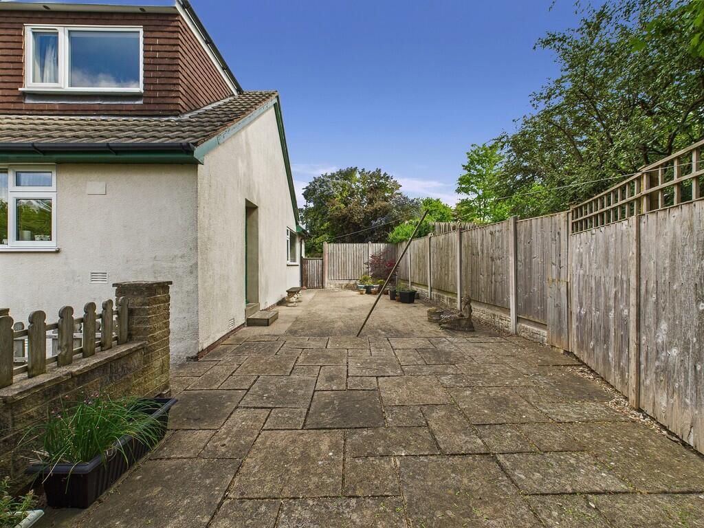 CAM04273G0-PR0129...