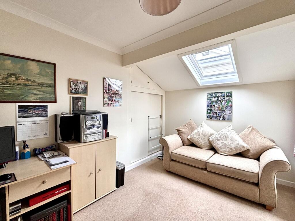 Bedroom 3/Study