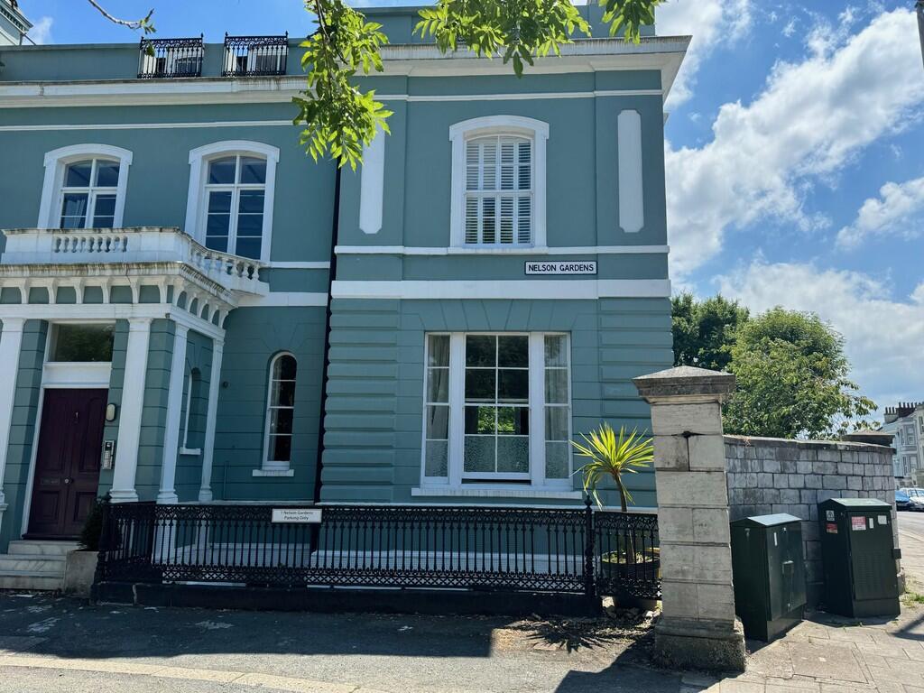 IMG_382135_22_ori...