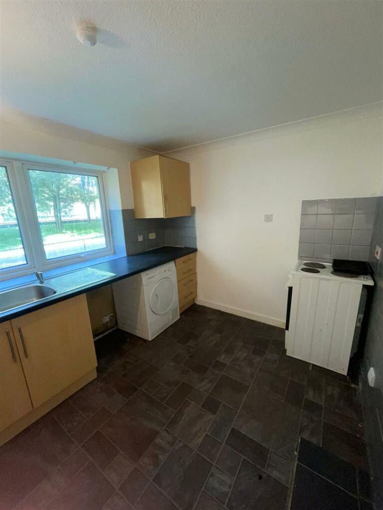 12 Ferryden Court Kitchen1.jpg