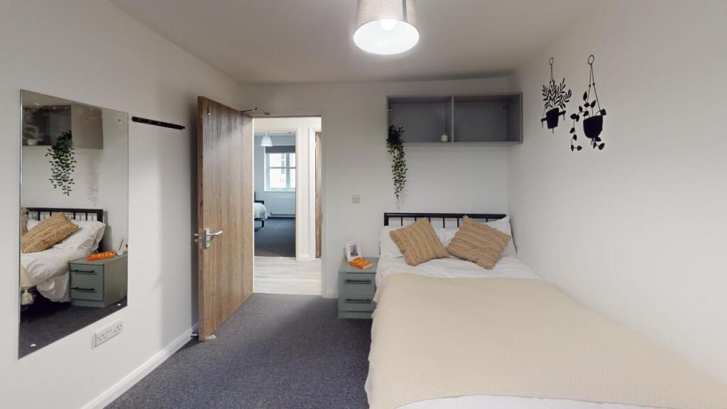 -Flat-2-8-Piccadilly-Place-Bedroom-1 1.jpg