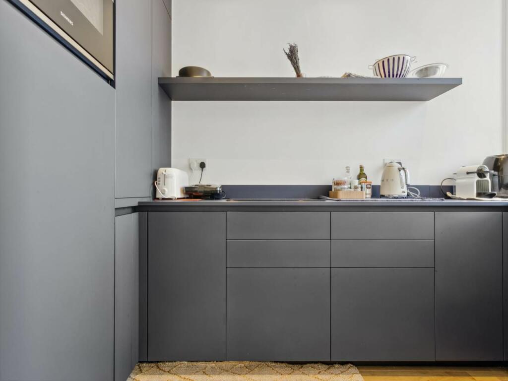 Flat 10 21-23 Cranle