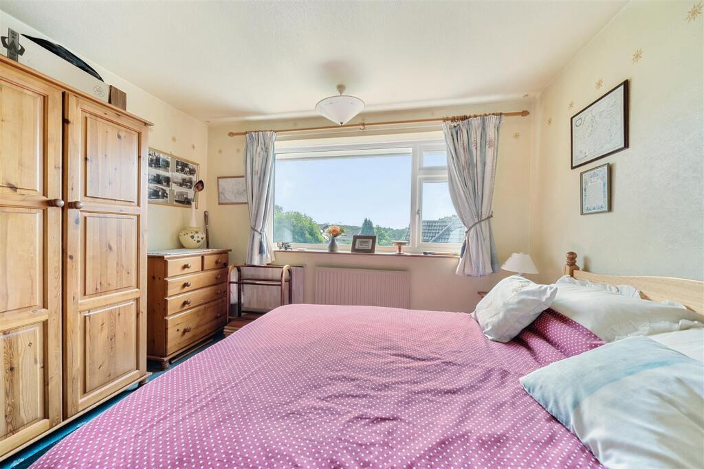 37 Holyoake Drive, Heather