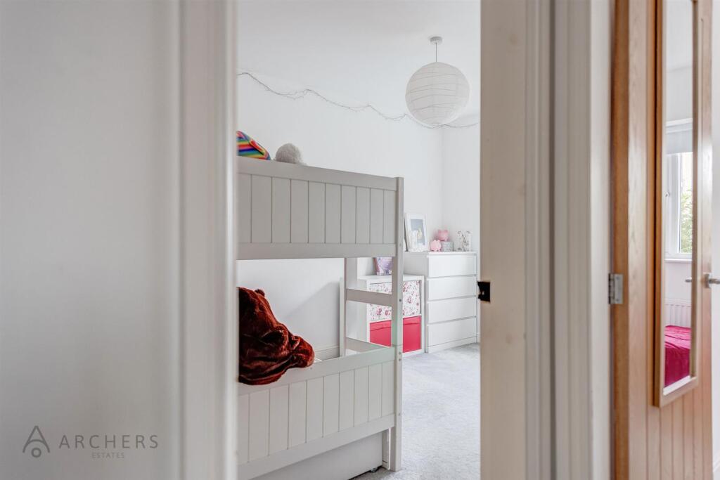 10aFairbarnRoad(Interior)-27.jpg