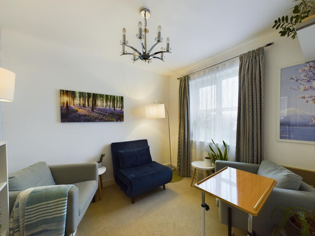 Sitting Room/Dining Room