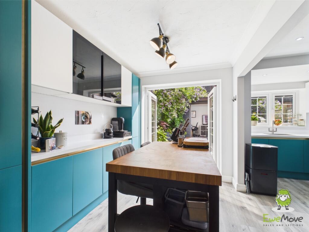 CAM03778G0-PR0225-STILL011