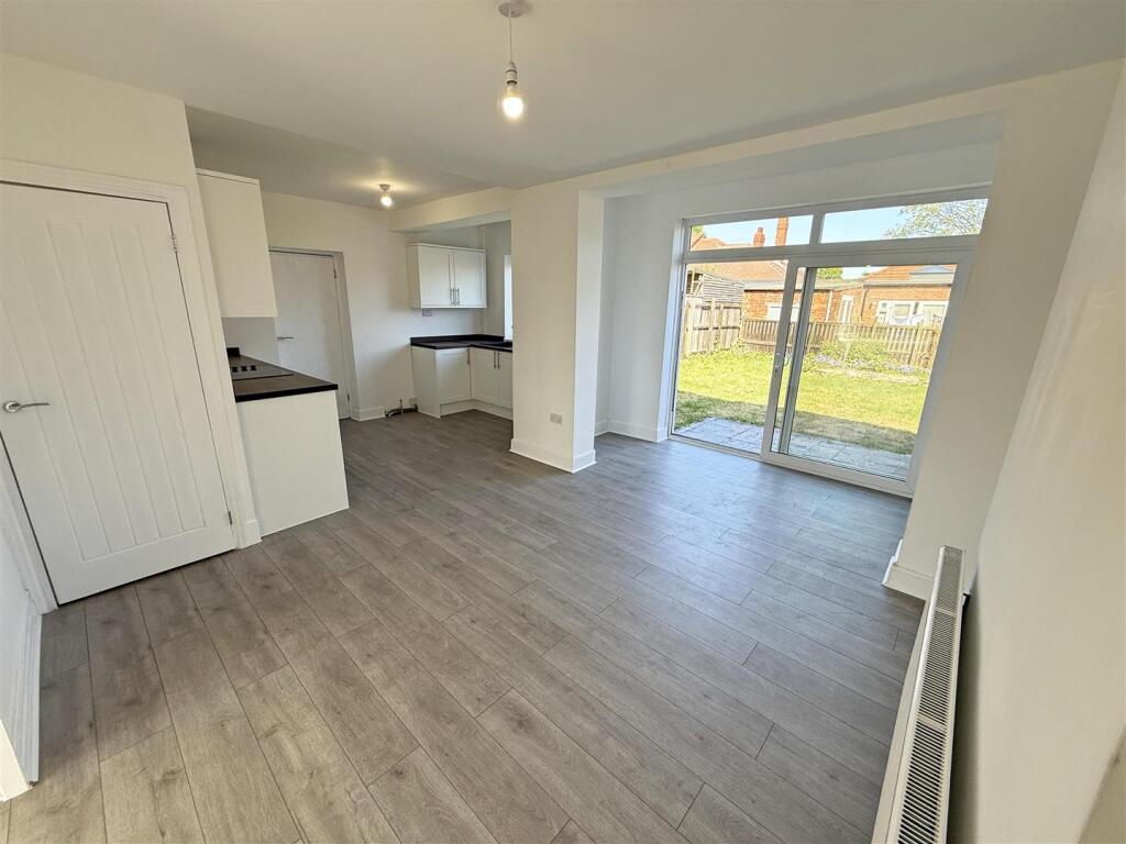 Dinning room angle 2.jpg