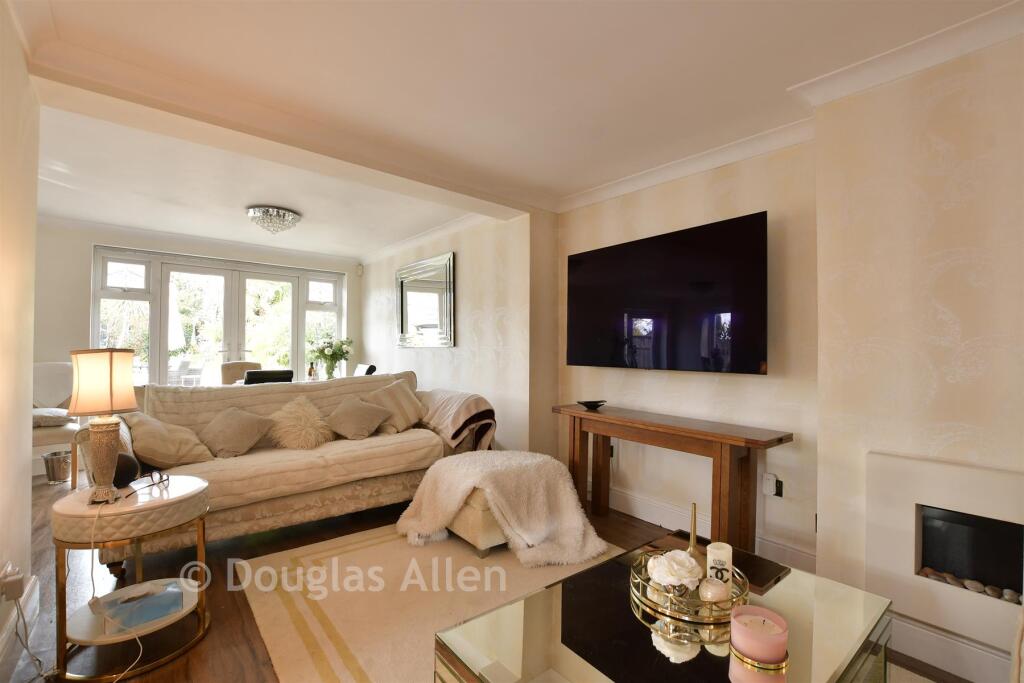 Lounge/Kitchen/Dining Room