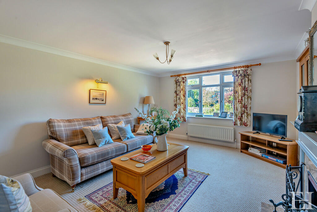 8623735-interiorW...