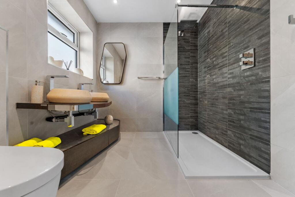 Bedroom One En-Suite