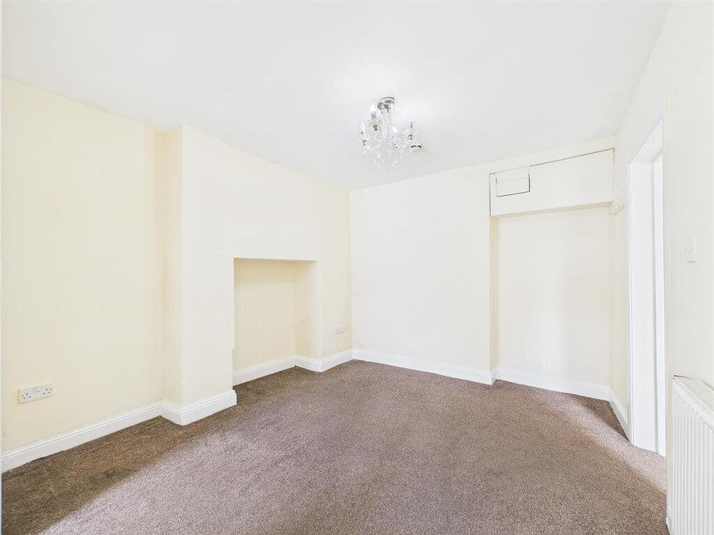 2 - Flat with parking for Auction, Weston-super-Ma