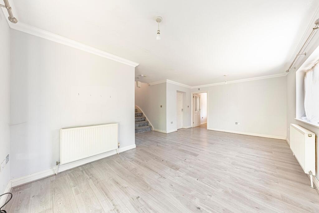Living Room/Dining Room (3)