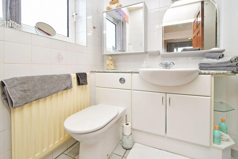 EN SUITE