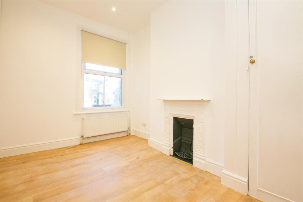 54b Gilbey Road SW17 bedroom 2.jpg