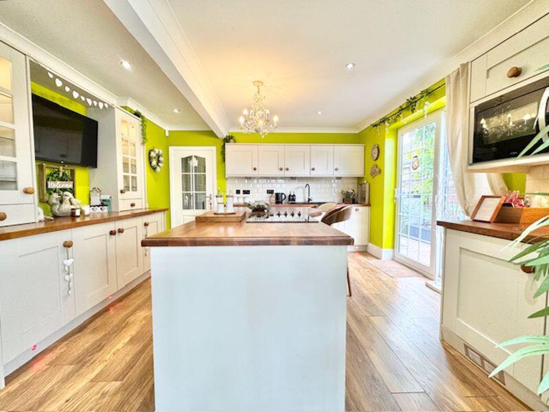 Kitchen breakfast room view 2