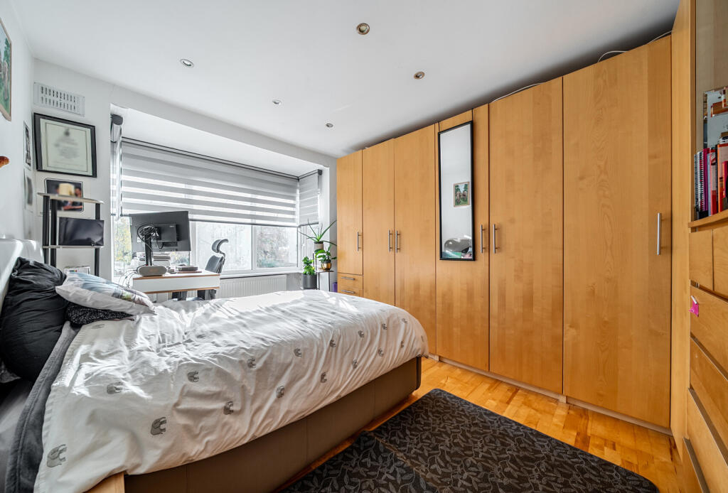 1376244-2-690b29a...