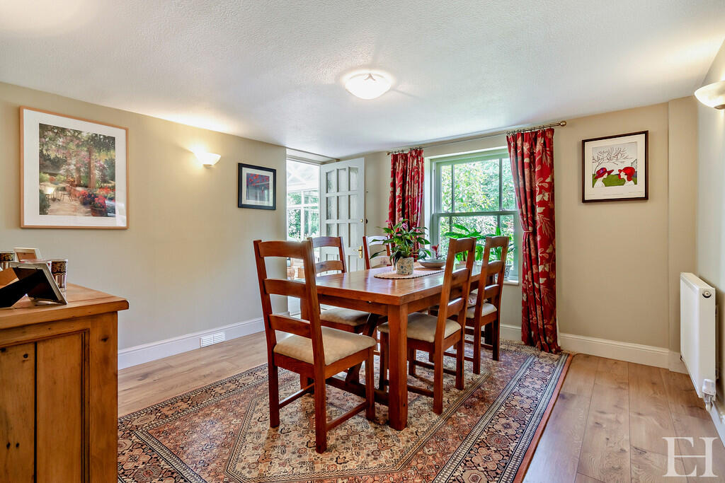 8658864-interiorW...