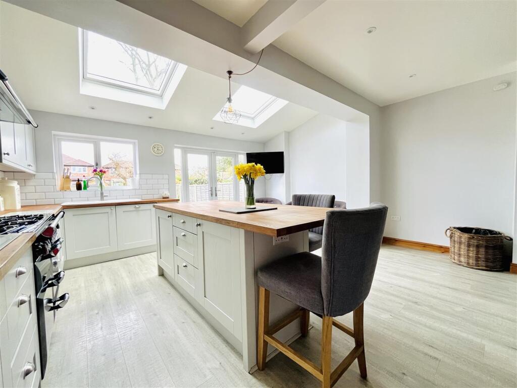 Live In Dining Kitchen