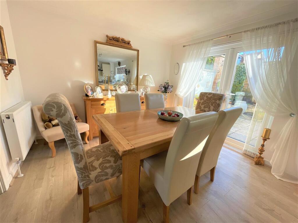 dining room.JPG
