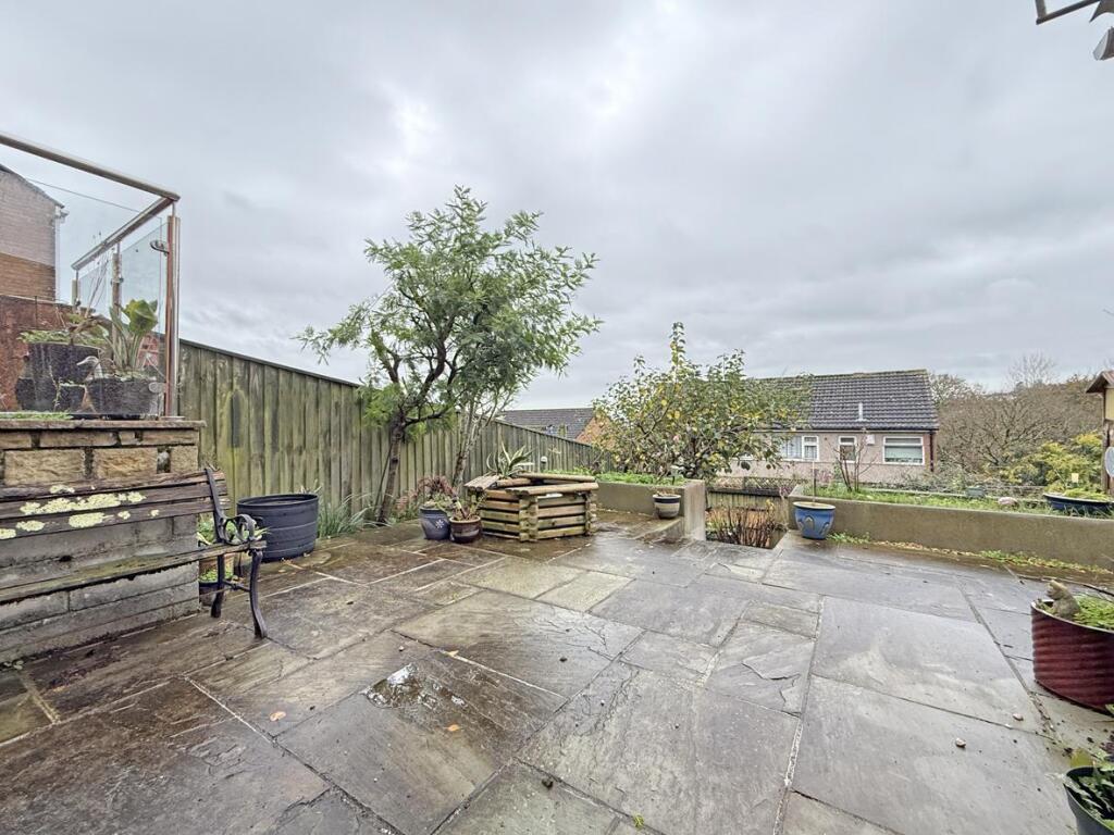 Pattinson Drive 48 - Patio.jpg