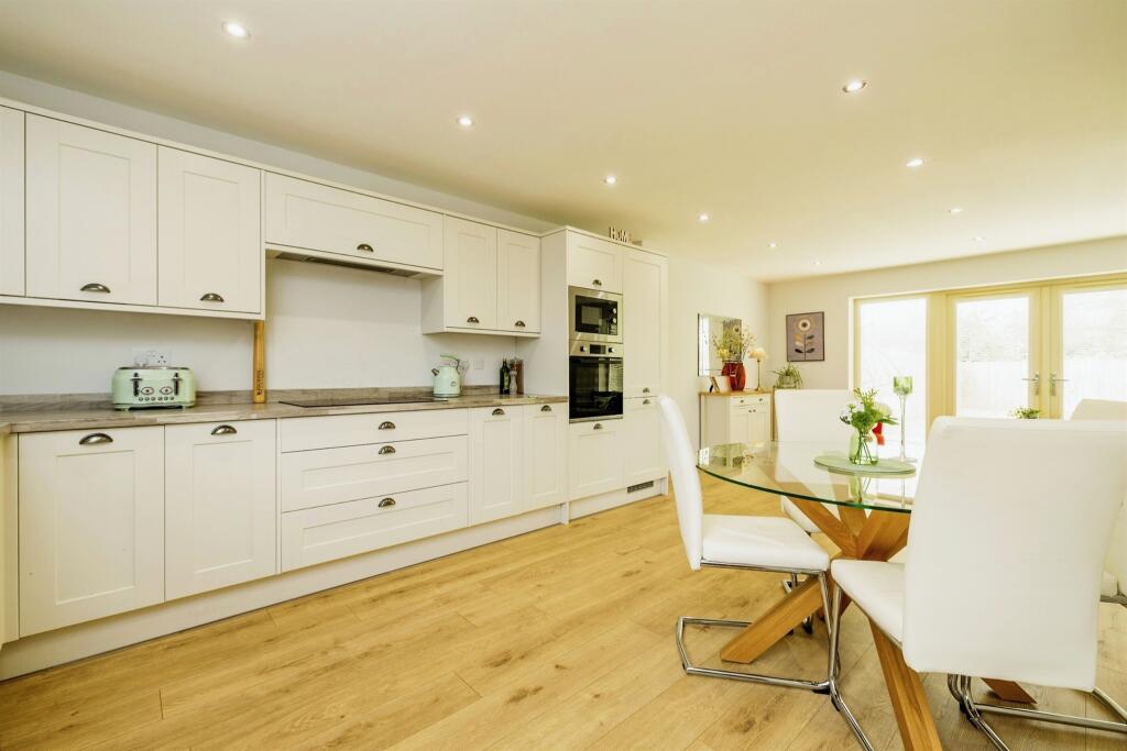 Kitchen / Diner