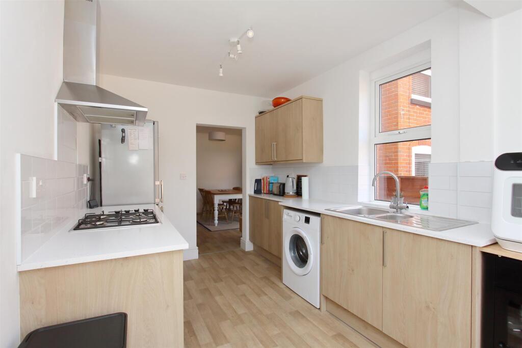 73 eastfield rd ph10.JPG