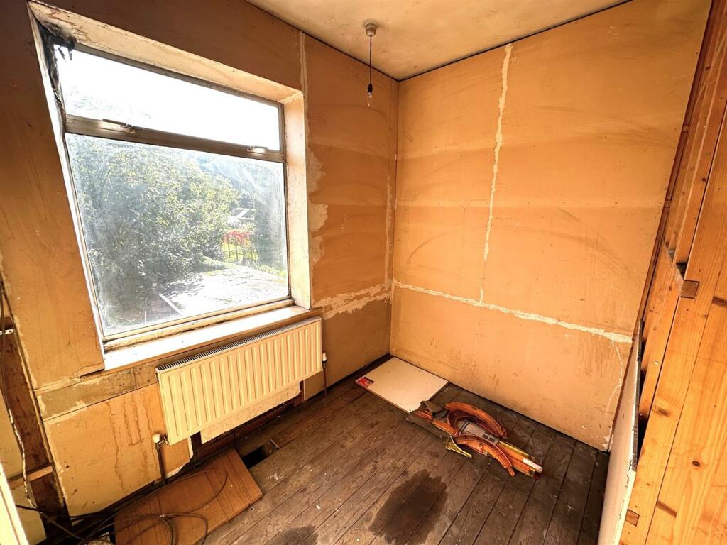 Bed 3 1.jpg