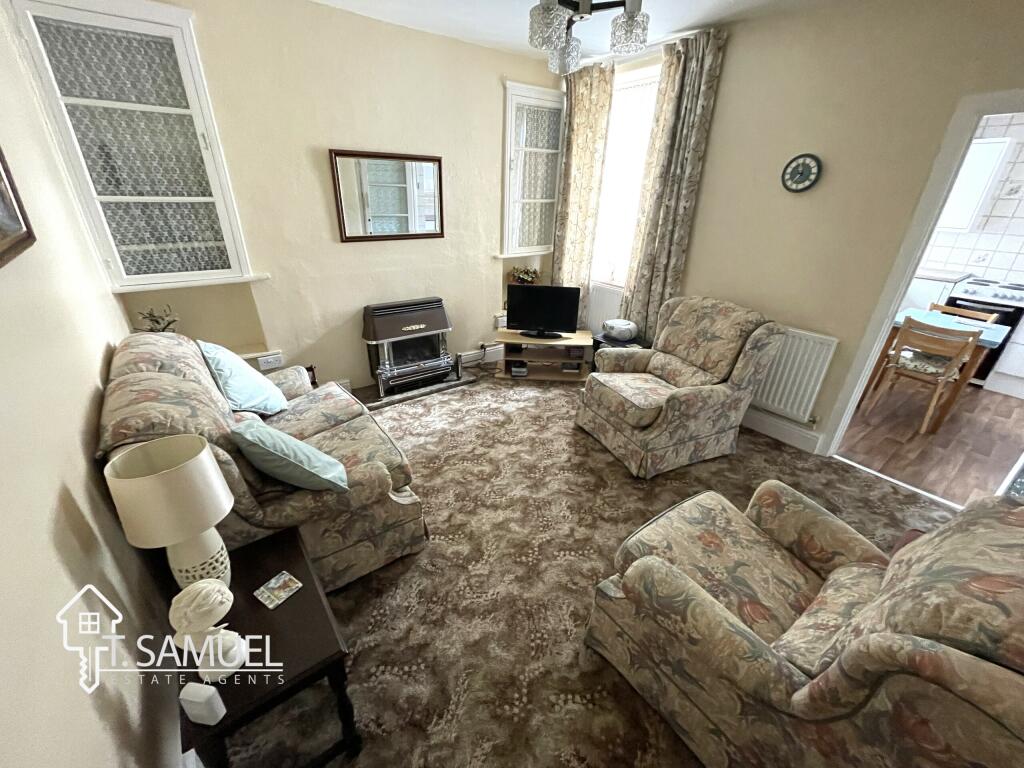 Reception room 2.JPG