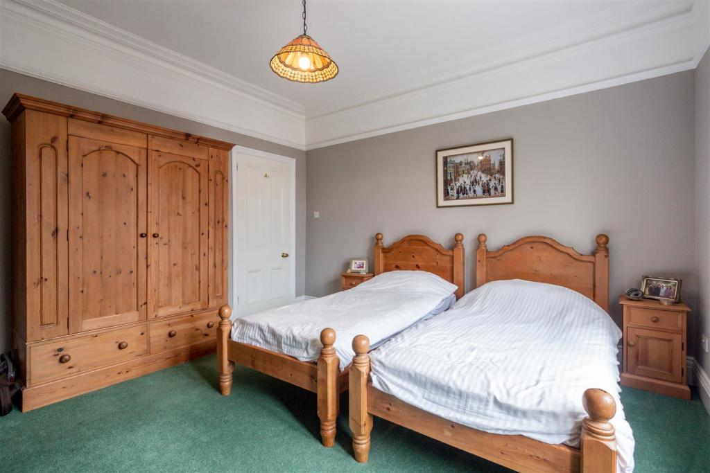 Bedroom 2 Aspect 3.jpg