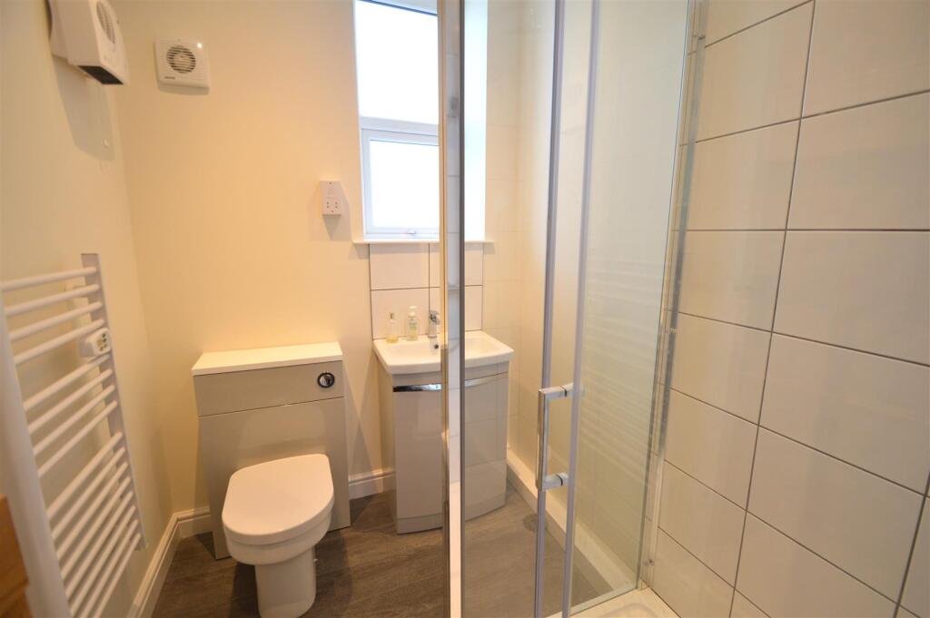 Family bathroom .JPG