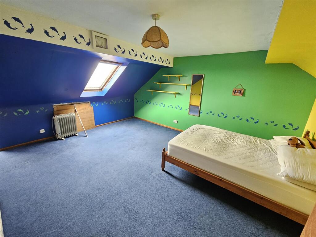 Bedroom 4.jpg