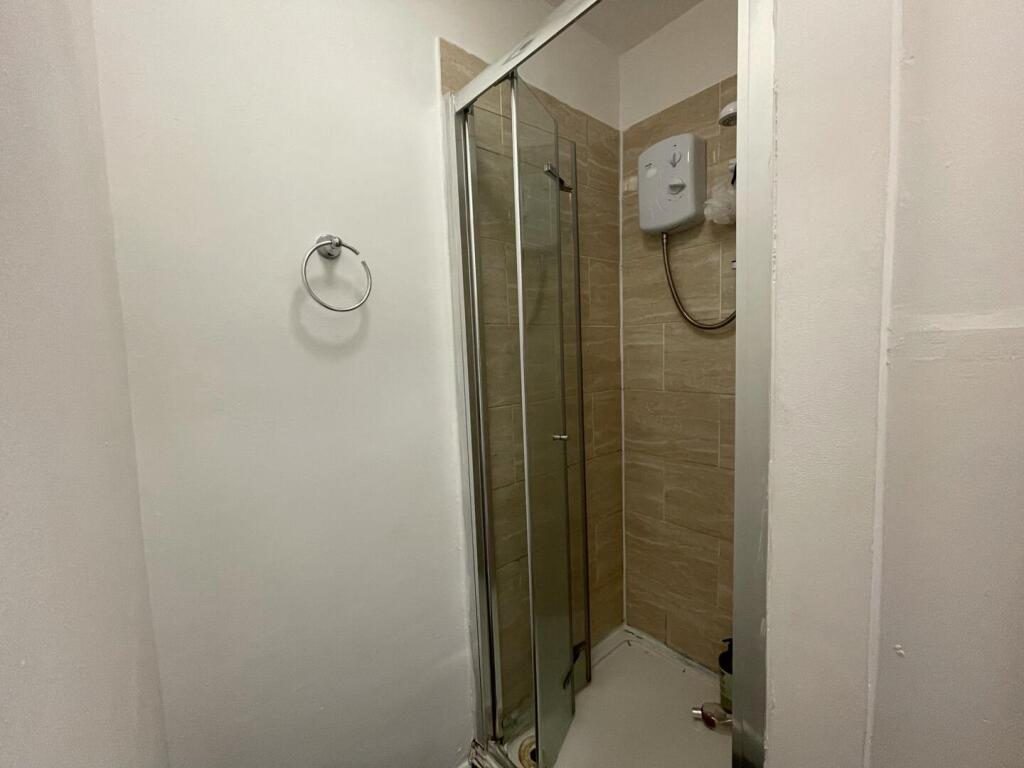 5dr.shower.jpg