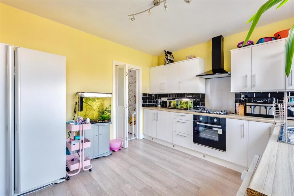 Kitchen_3.jpeg