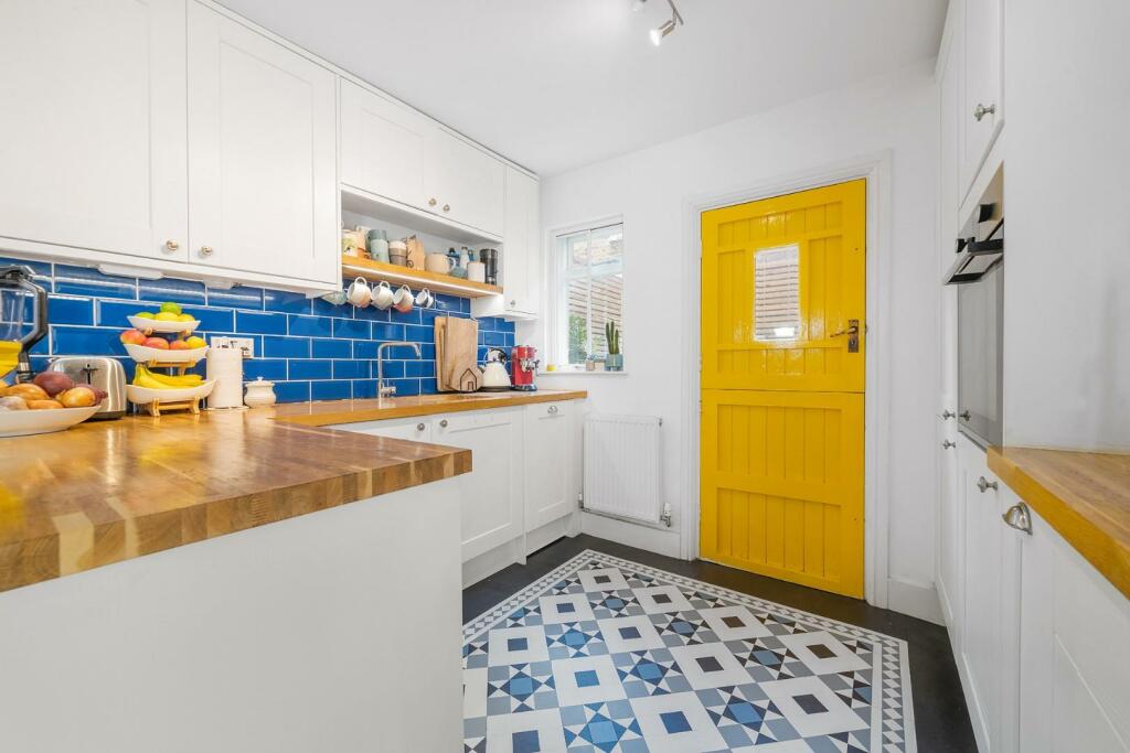 Kitchen (3).jpg