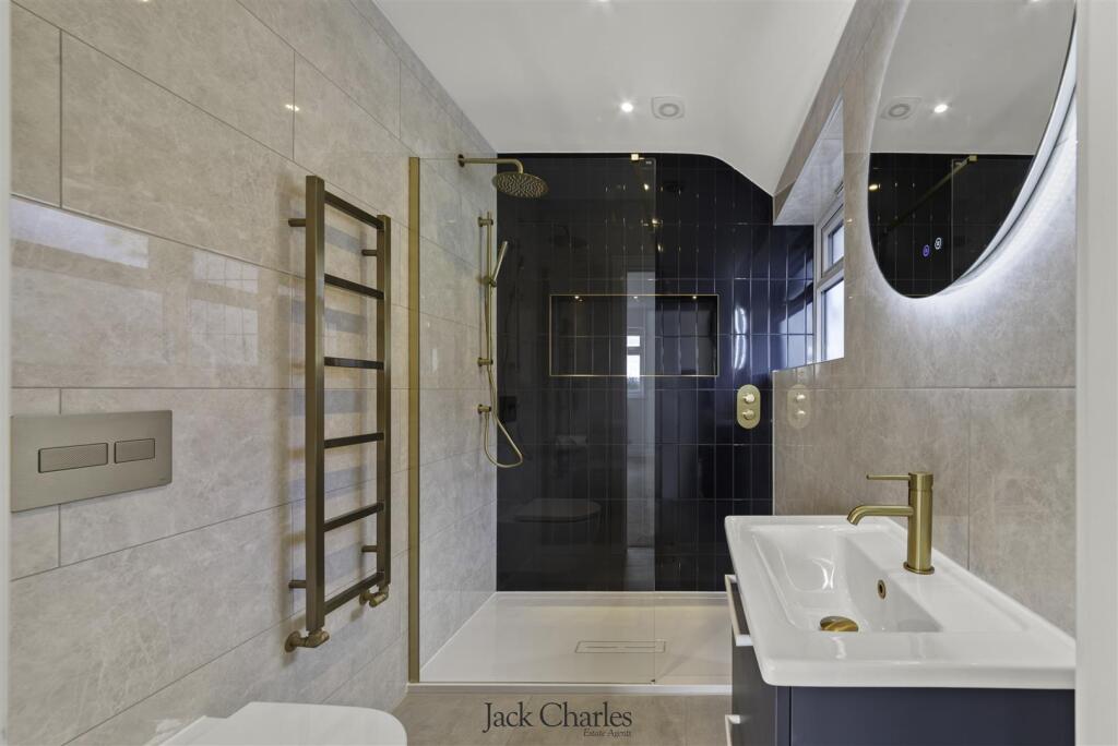 8 Old Hadlow Road 6.JPG