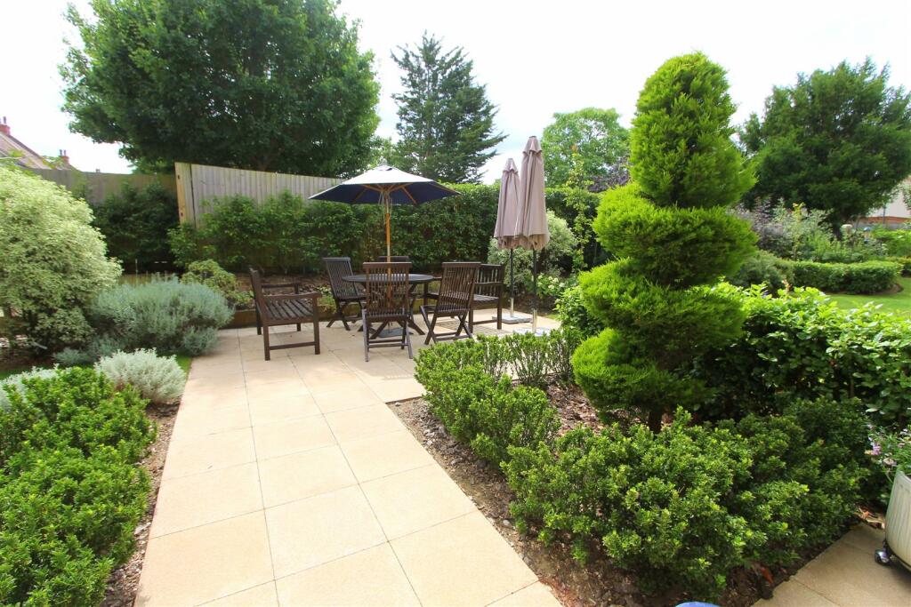 communal gardens.JPG