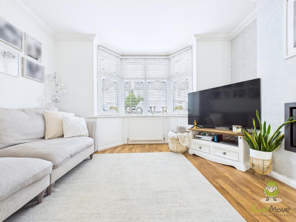 CAM01543G0-PR0146-STILL002