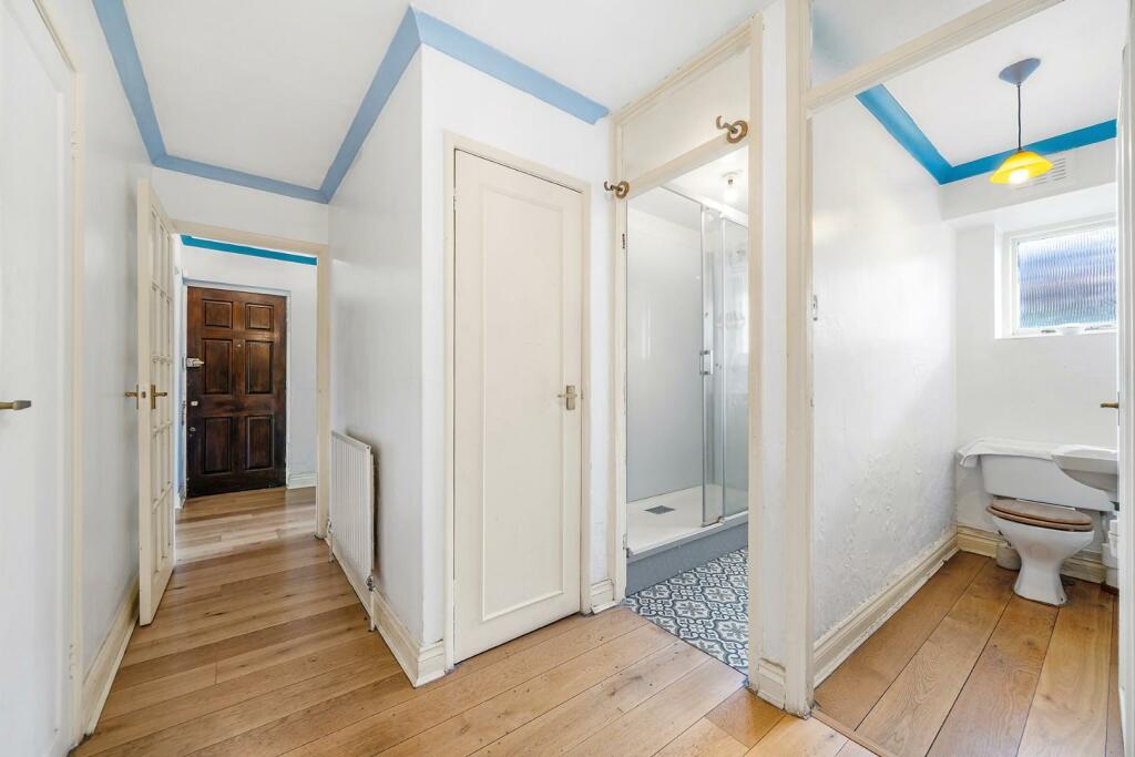Hallway.JPG