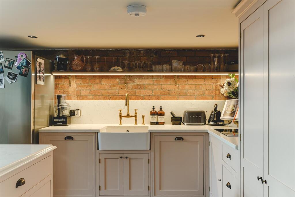 Academy Apartments-8.jpg