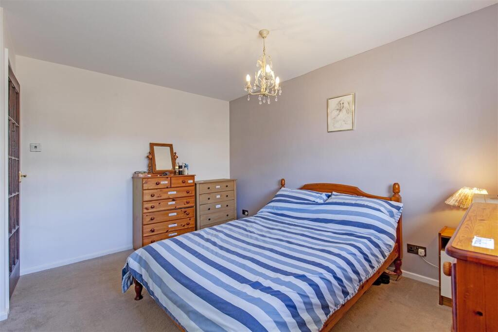 Bedroom 1-3.jpg