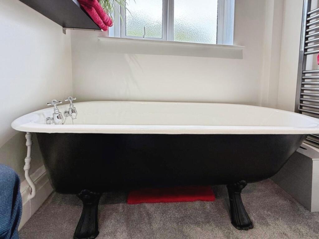 pbox-bathroom-326582.jpg