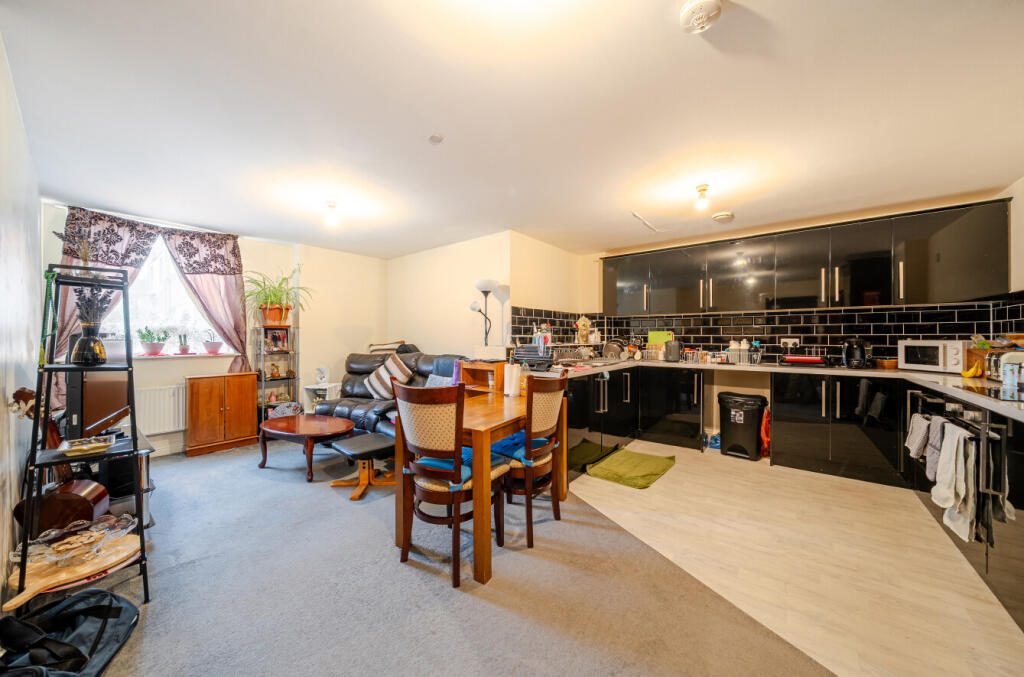 1358320-5-68d3c5d...