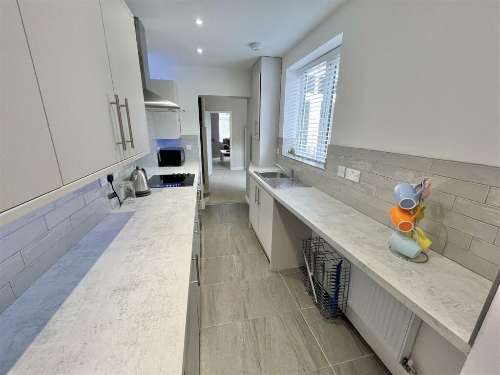 Kitchen Aspect 2.jpg