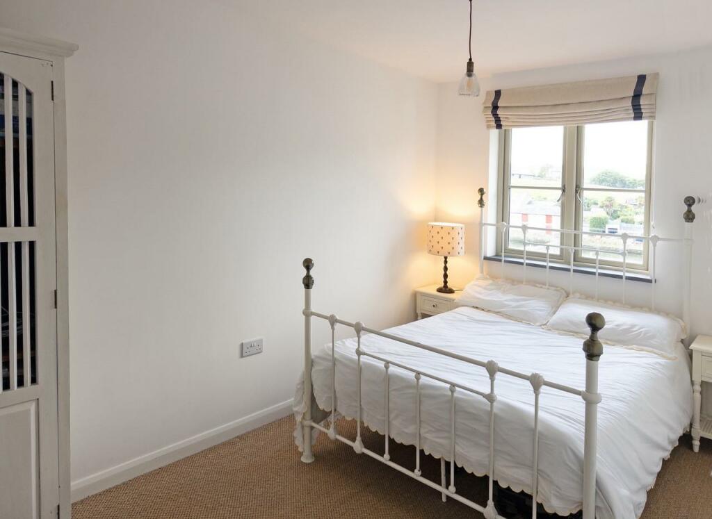 4. Bedroom (white walls).jpg