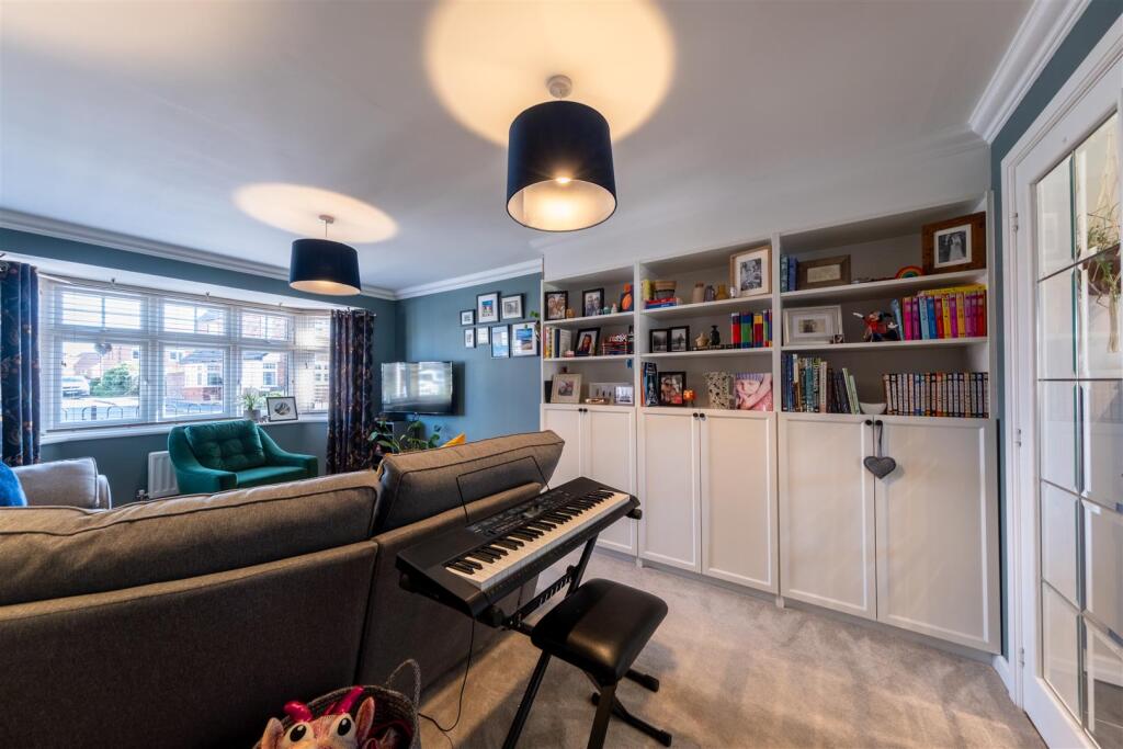 15 Wavell Way-011.jpg