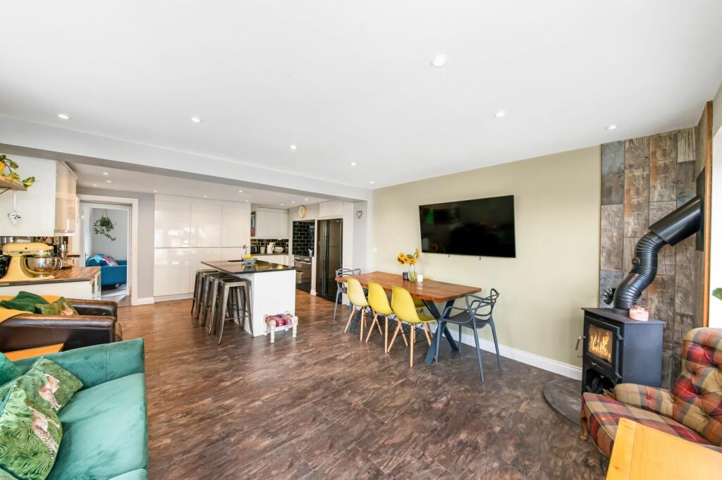 LIVING DINING KITCHEN
