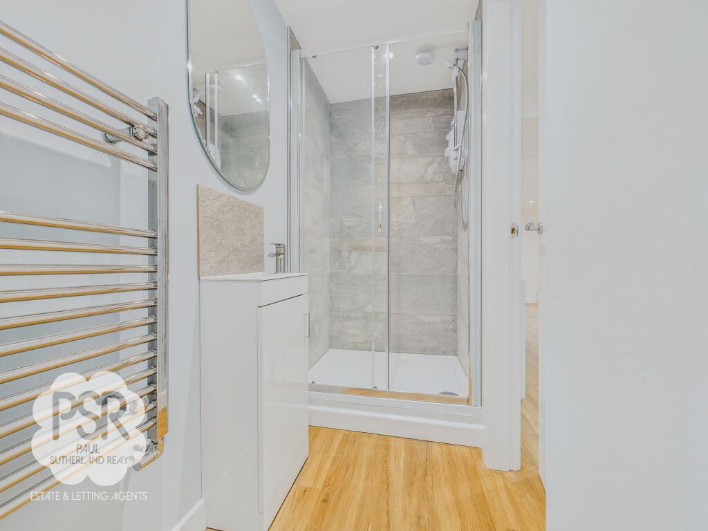 Lower Ground Floor Annexe Bathroom