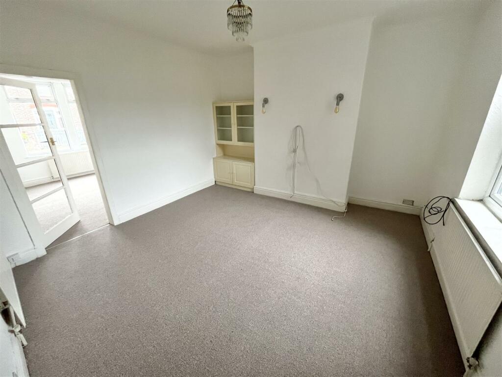 F2 Lounge Aspect 2.jpg