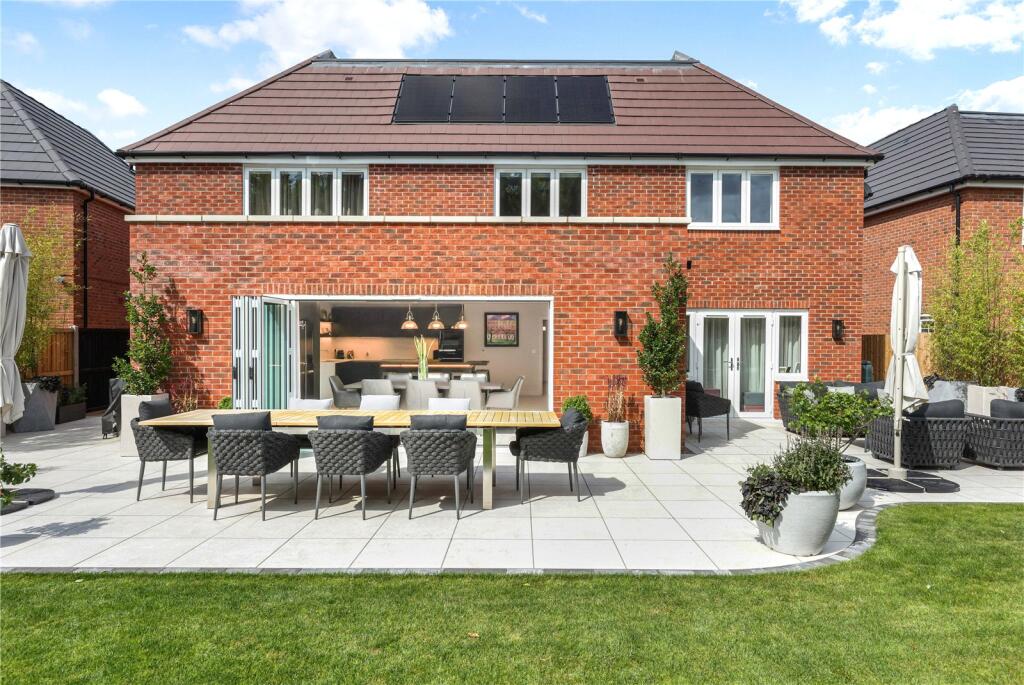 4 Hillfort Close