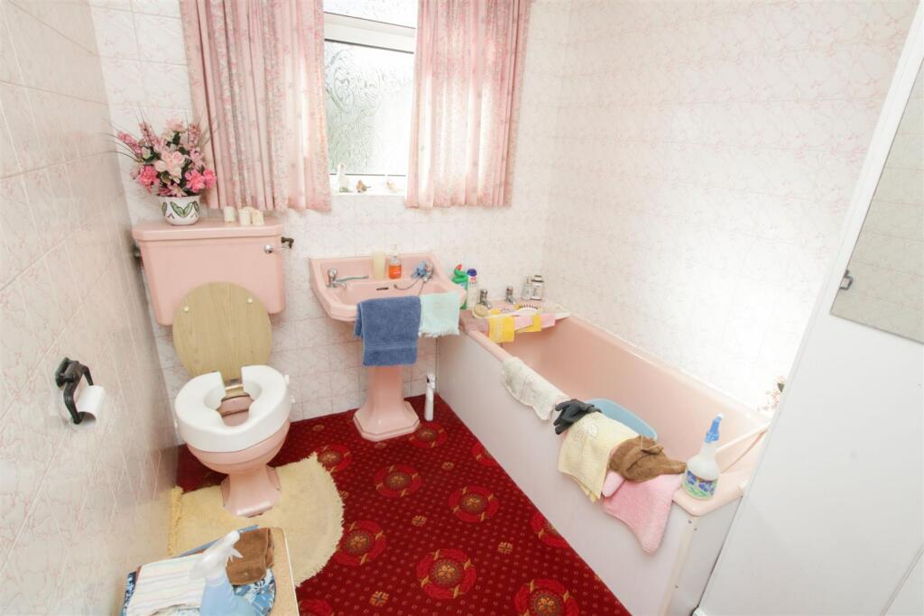 HOUSE BATHROOM